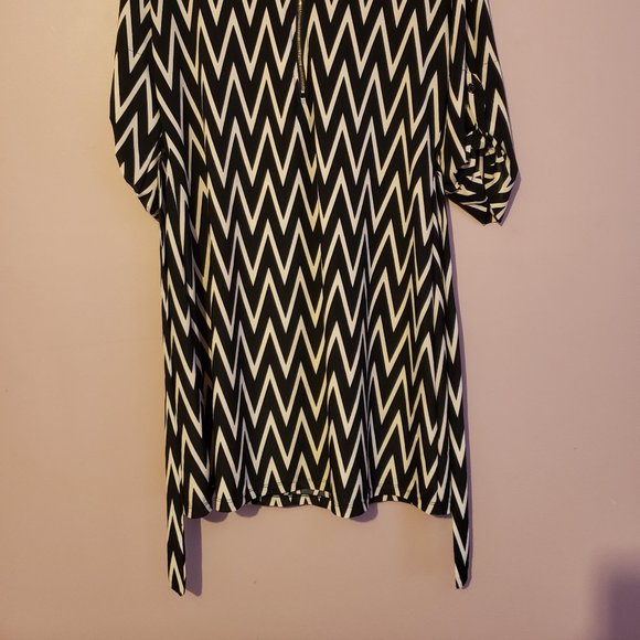 Tristan Size Medium Women's Zig Zag Dress - Gentlyf Used - Picture 7 of 8